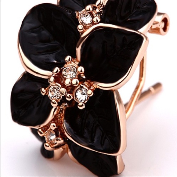 Black Enamel Flower Rose Gold Earrings - Picture 5 of 5